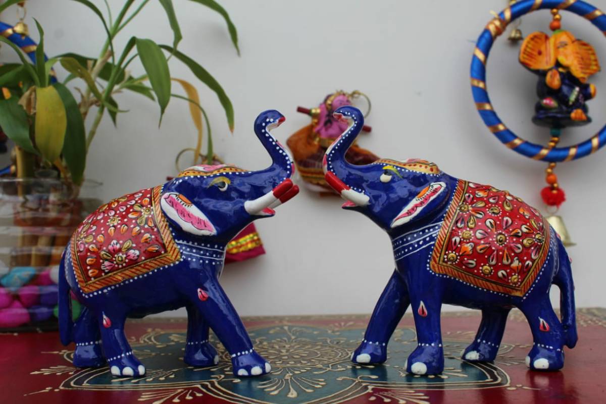 Elephant Up Trunk - 4 inches